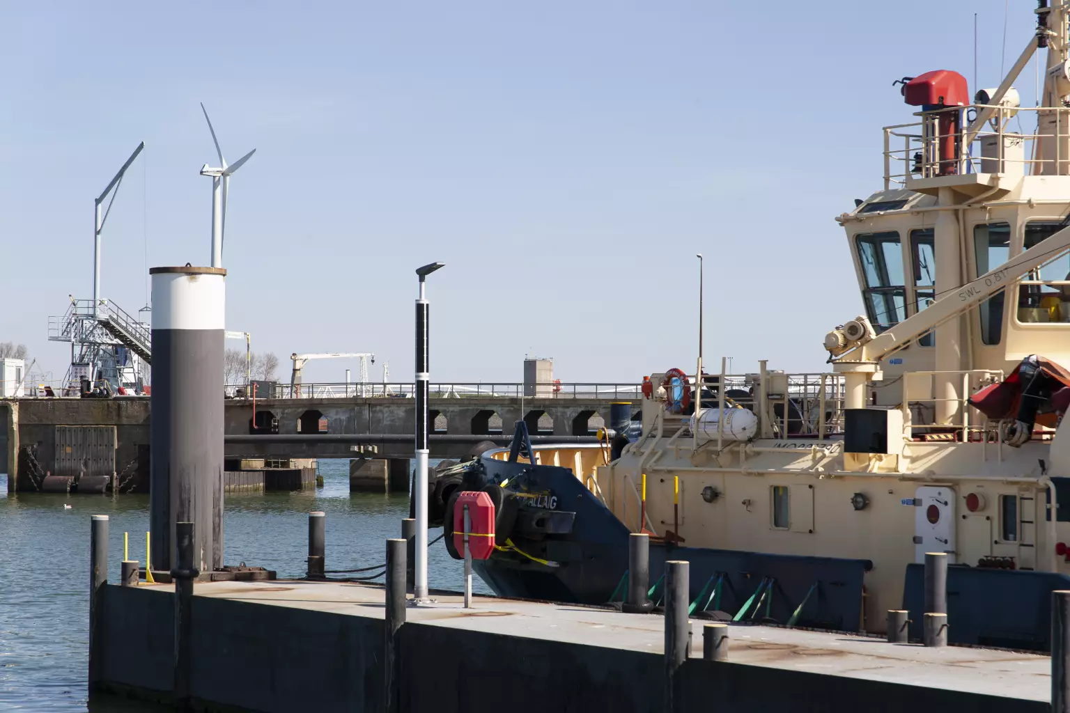 Soluxio solar industrial light