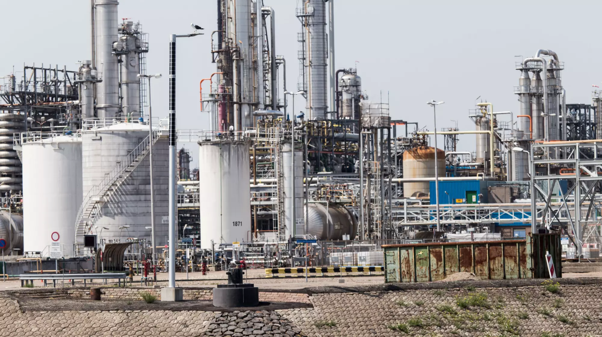 Soluxio industrial solar light at oil and gas company