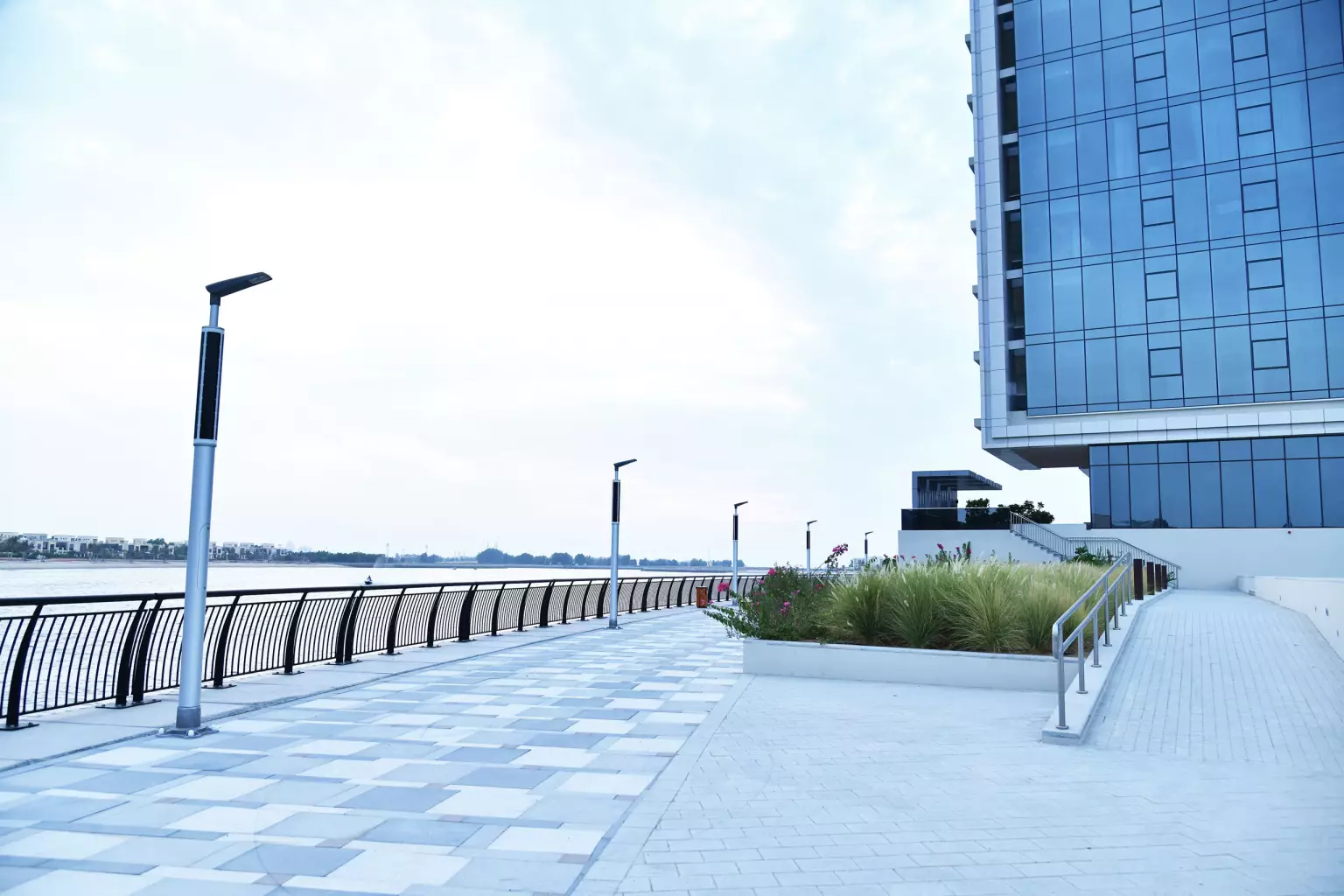 Solar-powered lighting at boulevard