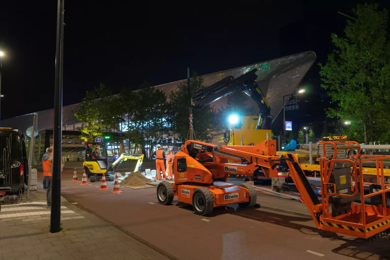 Solar powered road sign's assembly at Rotterdam Central Station Solar powered road sign's assembly at Rotterdam Central Station