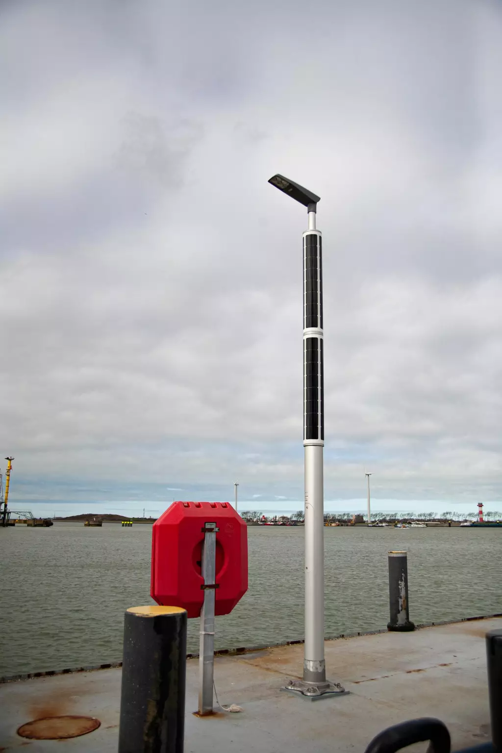Solar Lichtmast Industriell im Dock