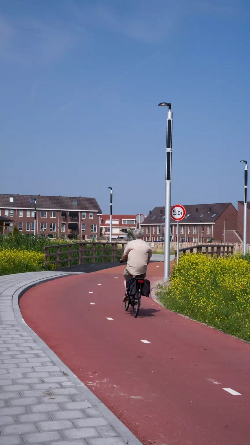 Soluxio cycle path solar ecofriendly lighting