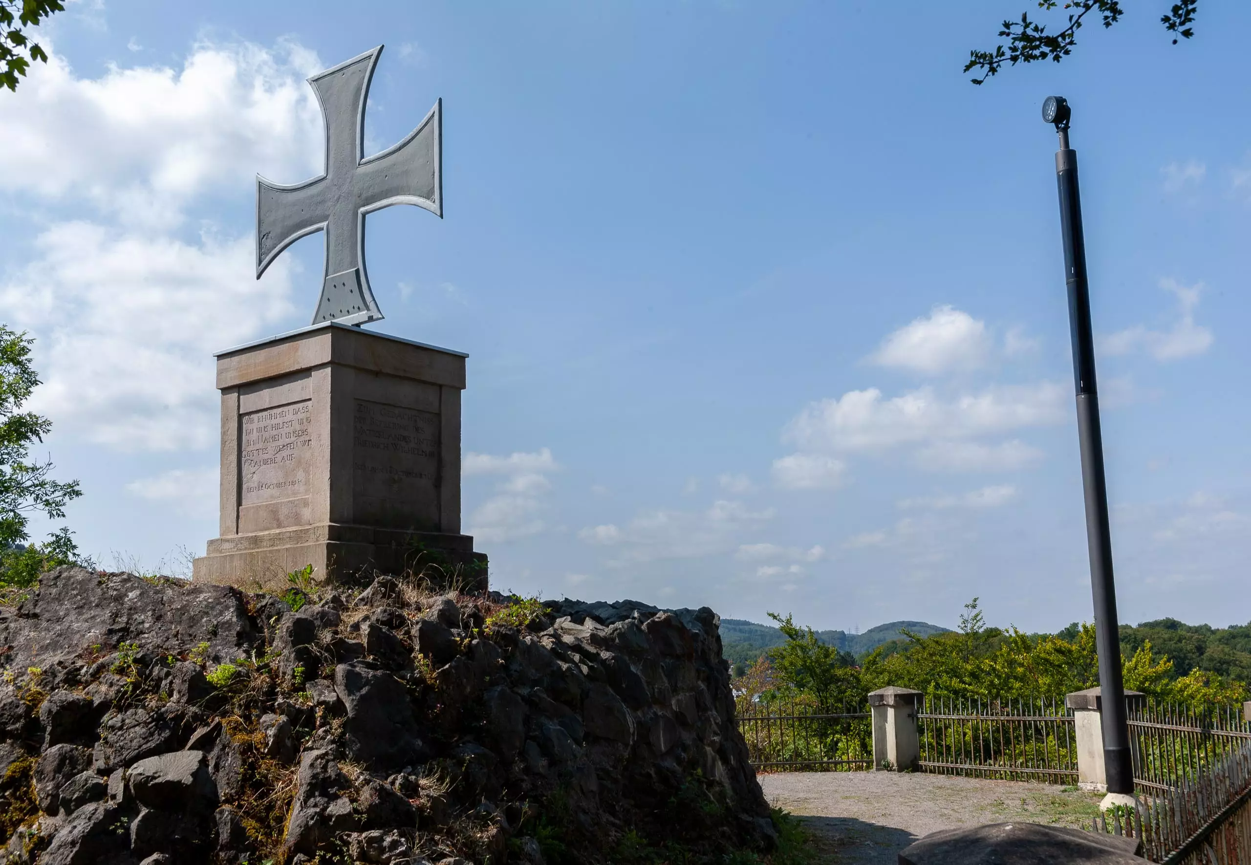 Soluxio solar monument lighting