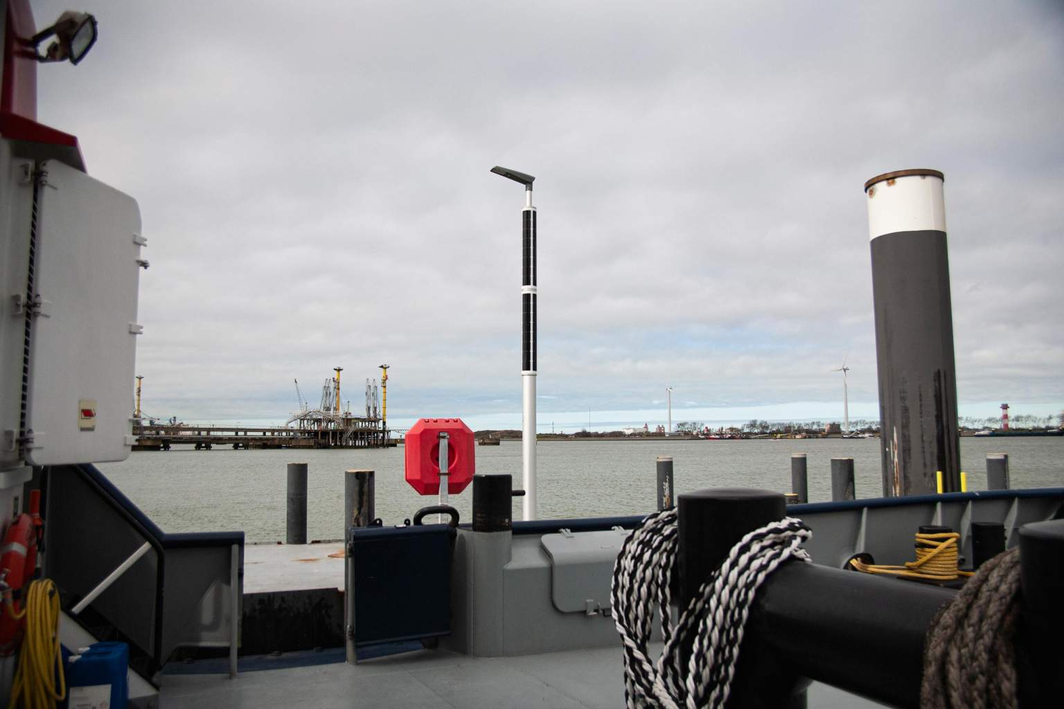 Industrielles Solarlicht aus dem Schiff gesehen