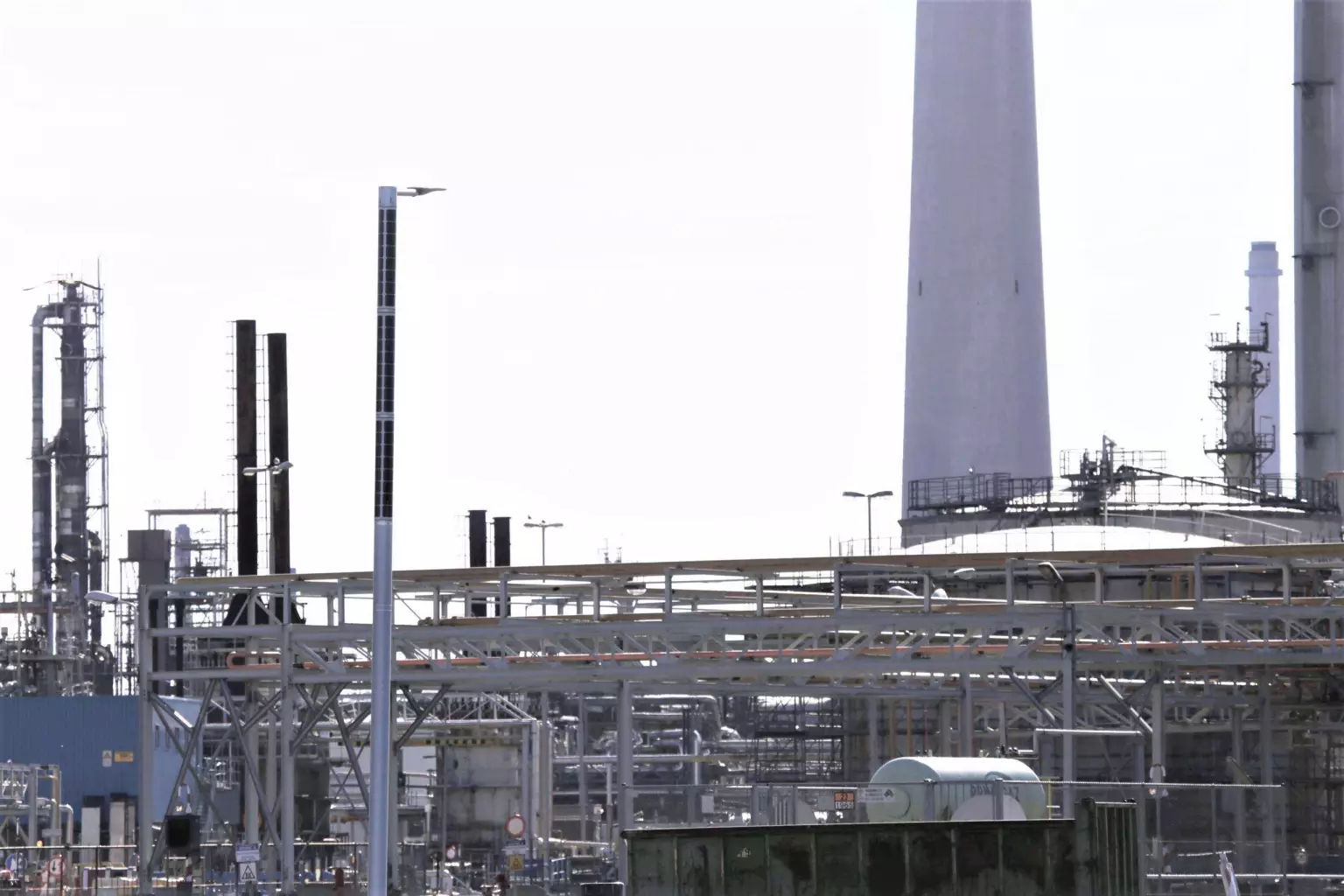 Soluxio off-grid industrial solar light pole near factory